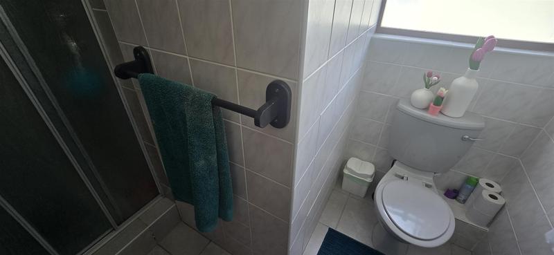 4 Bedroom Property for Sale in Glentana Western Cape